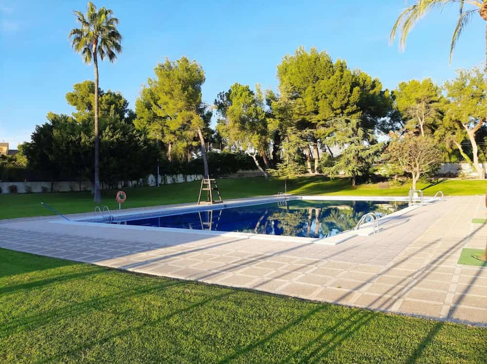 Cesped artificial para piscinas municipales y comunidades de propietarios
